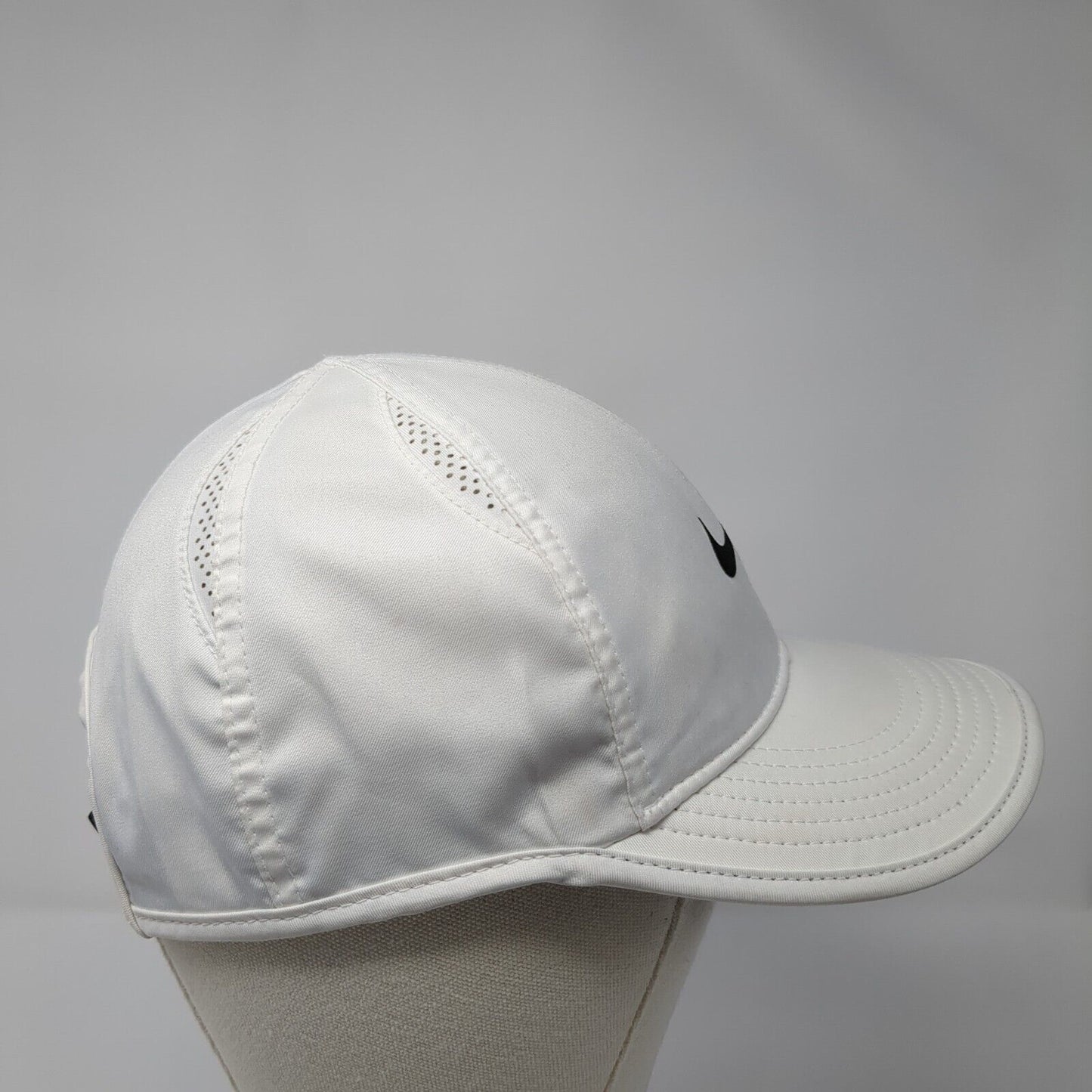 Nike Strapback Hat White One Size Adjustable Breathable Featherlight Dri-Fit