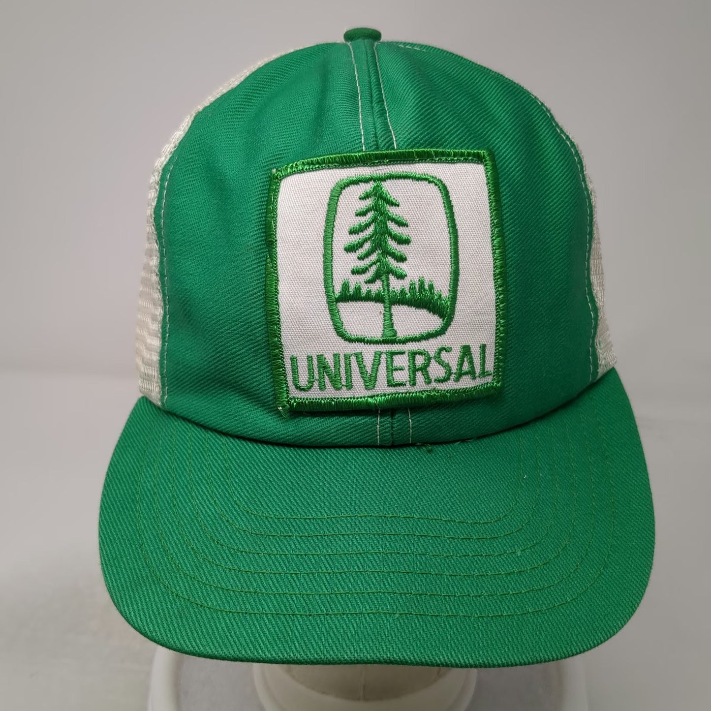 Universal Green White Trucker Hat Mesh Back Snapback Tree Logo Patch Vintage