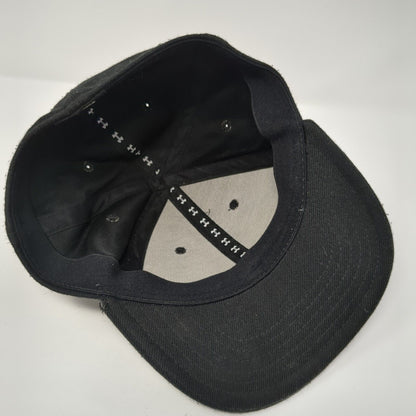 Under Armour Fitted Hat Black S/M Embroidered Vented Holes 6 Panel Blank