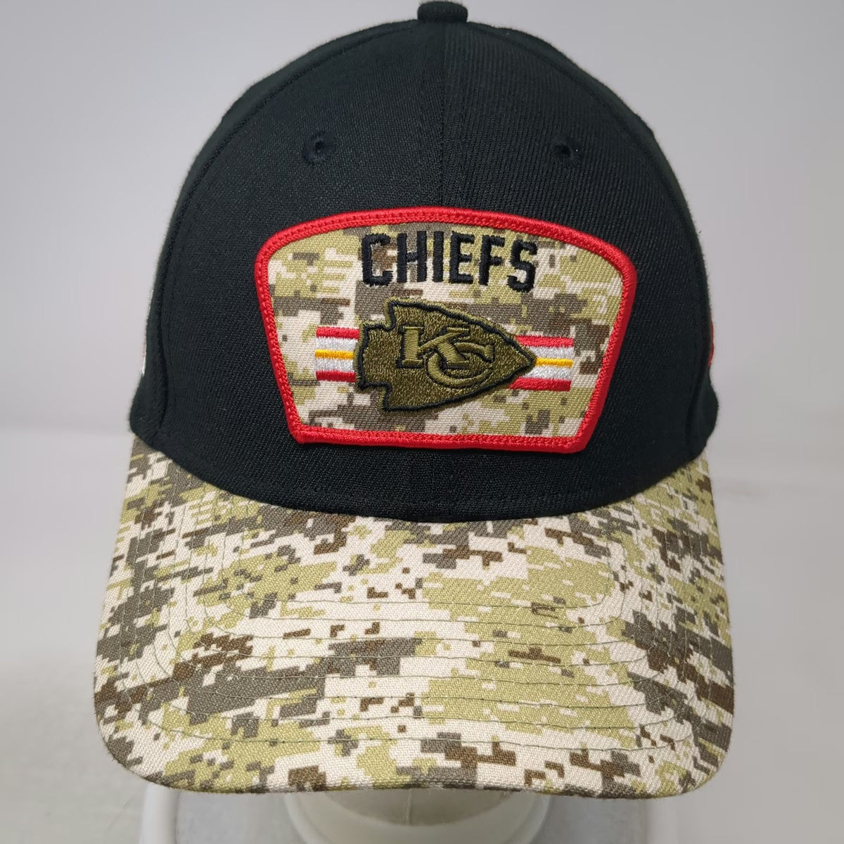 Kansas City Chiefs NFL New Era Cap Black Red L Salute Service Digital Camo Flag