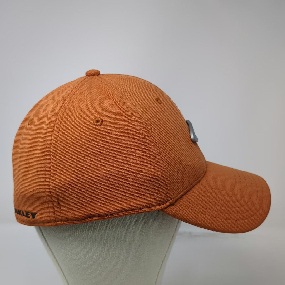 Oakley Baseball Cap Orange M Stretch Fit Curved Brim Hat Raised Metallic Logo