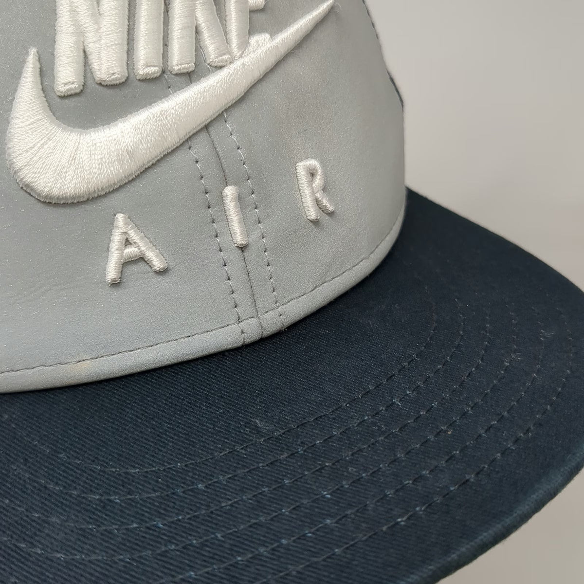 Nike Snapback Hat Blue Gray OSFM Air Swoosh Logo Flat Brim Cotton Embroidered