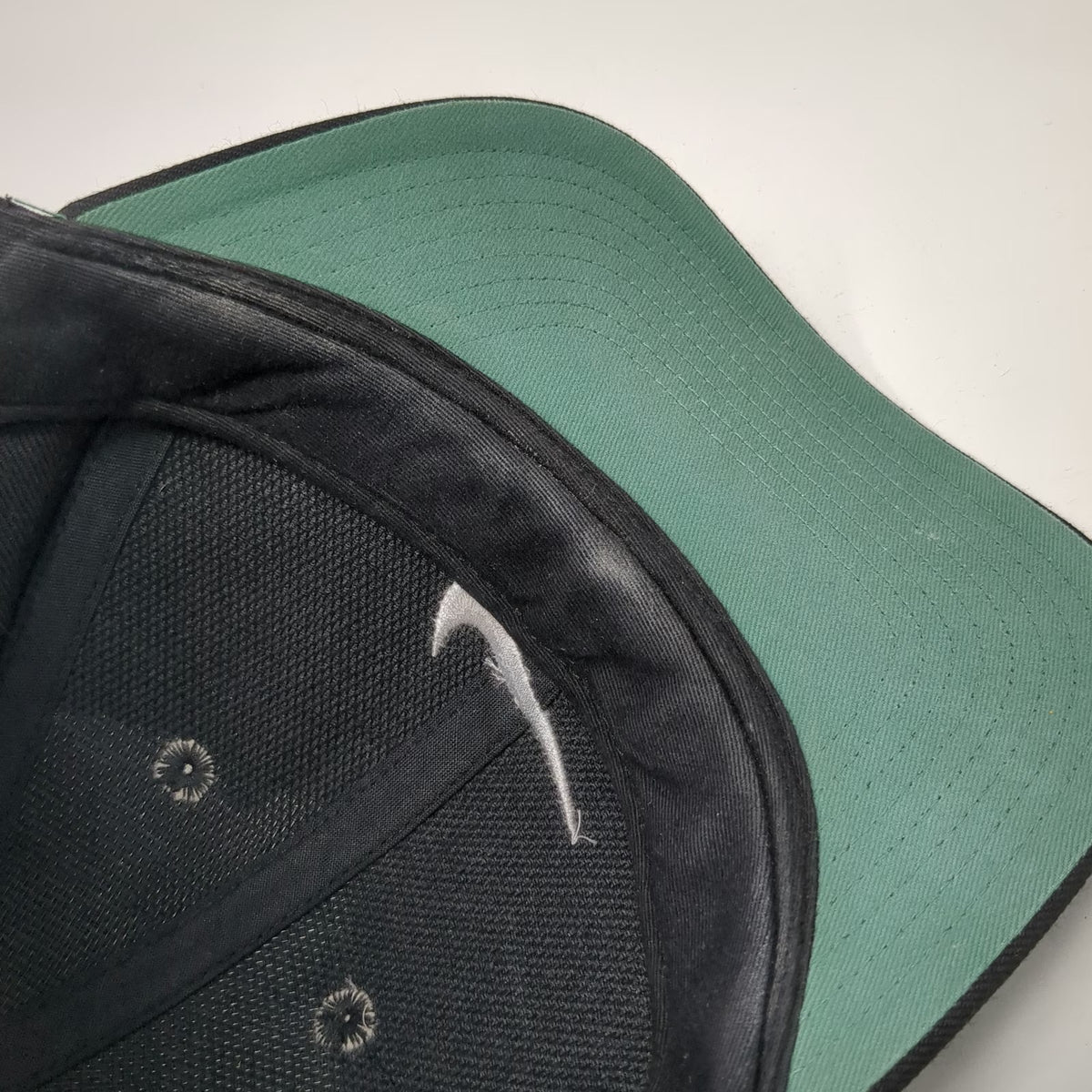 Nike Baseball Cap Black 7 1/4 Fitted Hat Green Underbrim Wool Blend Vintage
