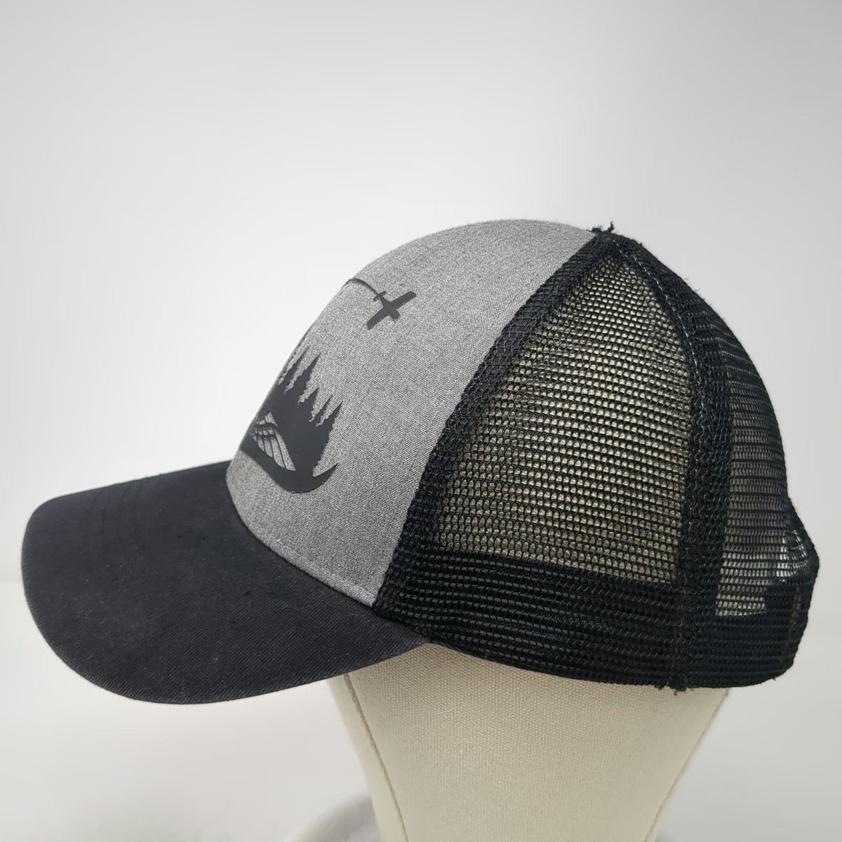 AOPA Trucker Hat Black Gray One Size Mesh Back Aviation Plane Pine Forest Logo