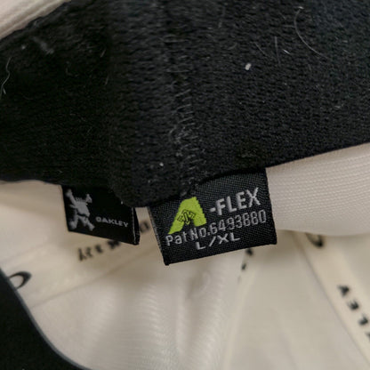 Oakley Men's Fitted Hat White Size L/XL 3D Logo Classic Low Flex
