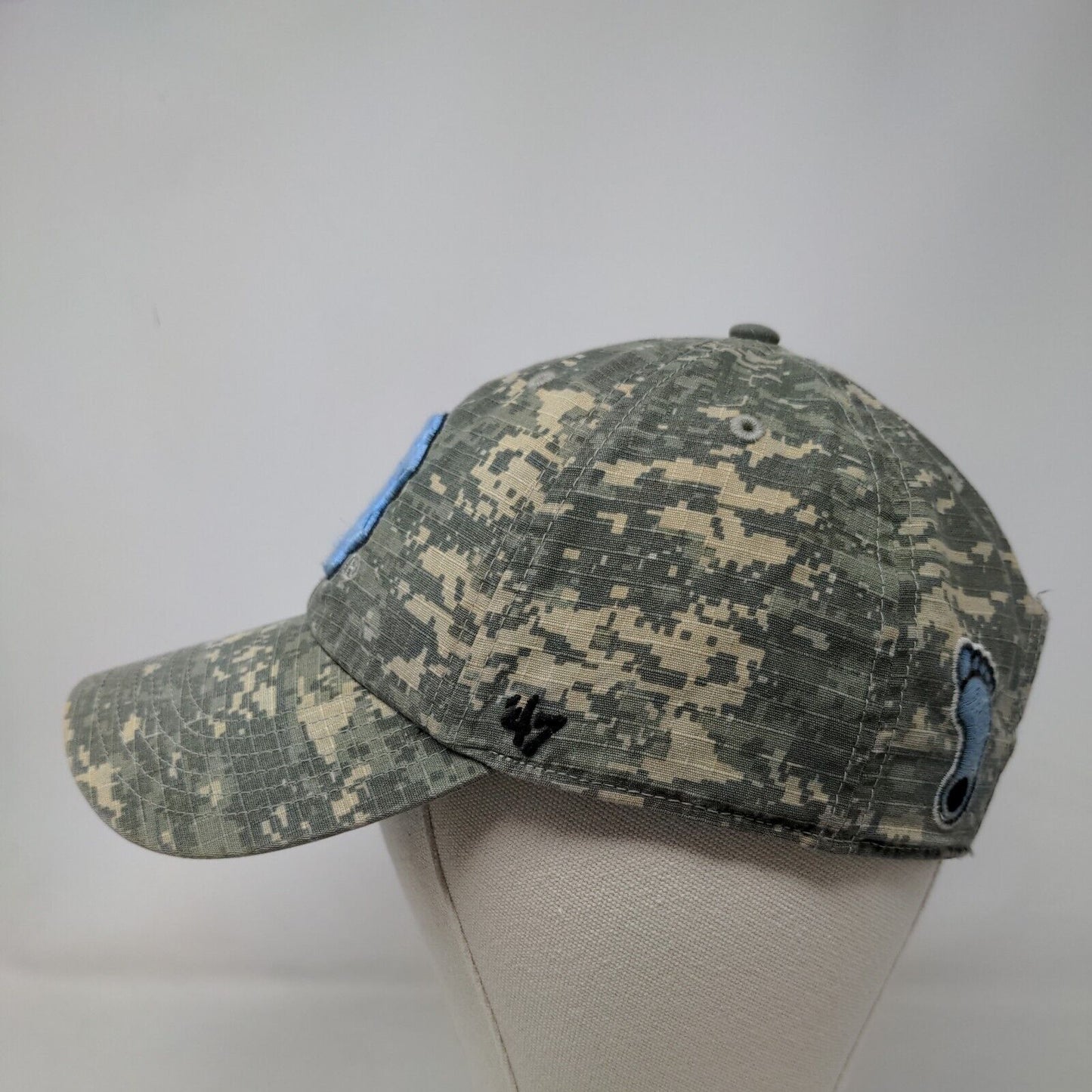 '47 Brand Mens Slideback Hat OSFA Camo Embroidered North Carolina Tar Heels Logo