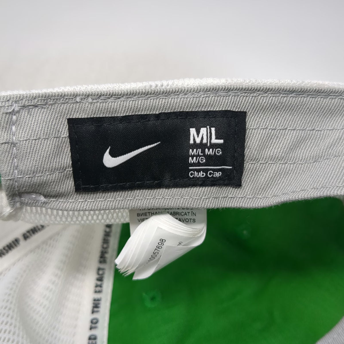 Nike Oregon Ducks NCAA Green L Mesh Back Adjustable Slideback Hat Swoosh Logo
