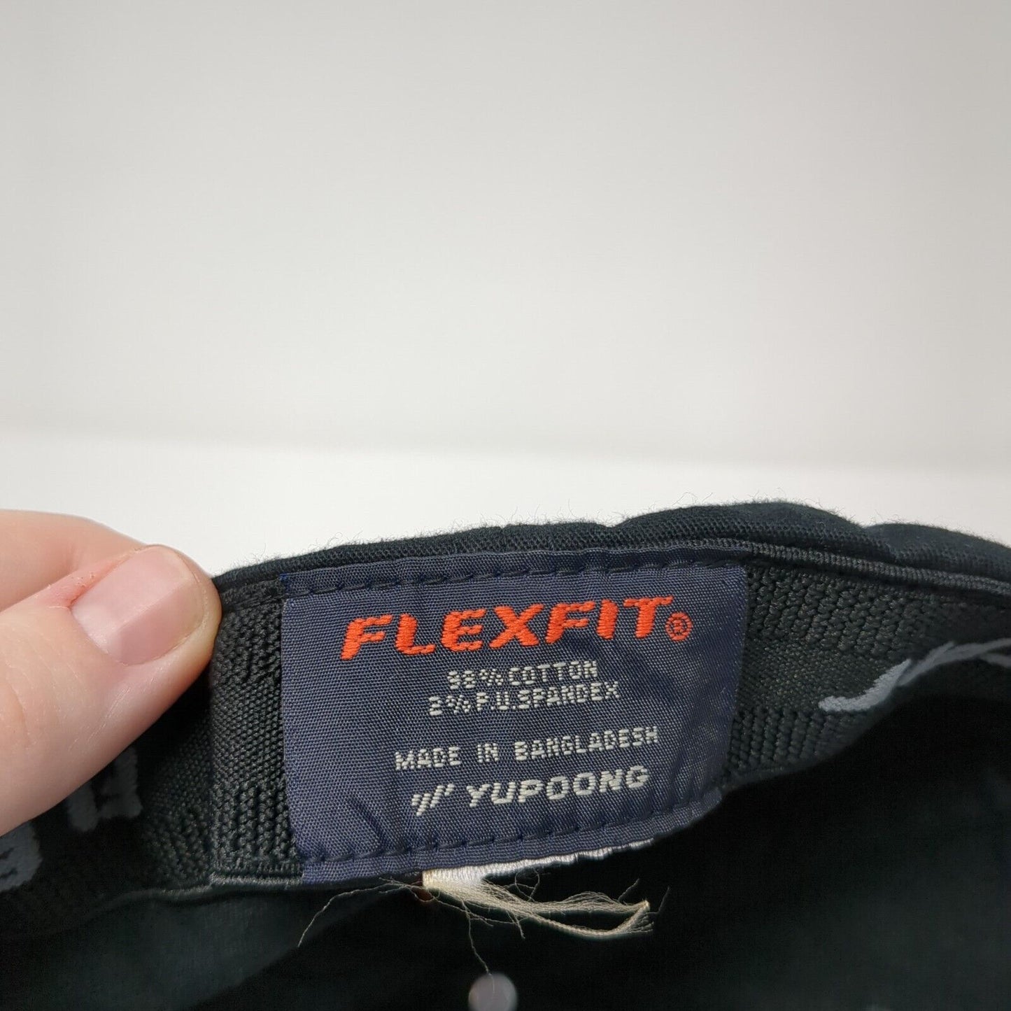 LinkUS Energy Fitted Hat Black One Size Embroidered 6 Panel Flexfit Yupoong