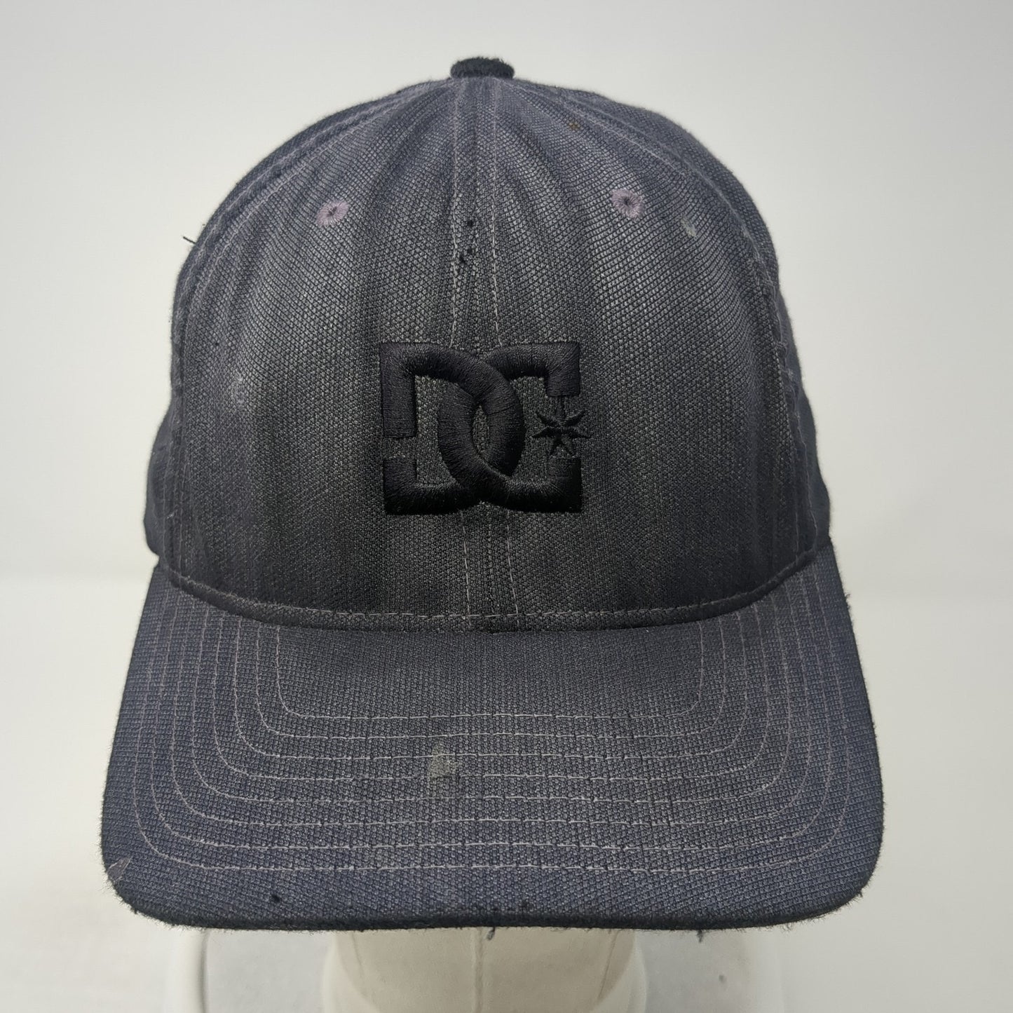 DC Fitted Baseball Cap Gray Medium Lightweight Embroidered 6 Panel Flexfit