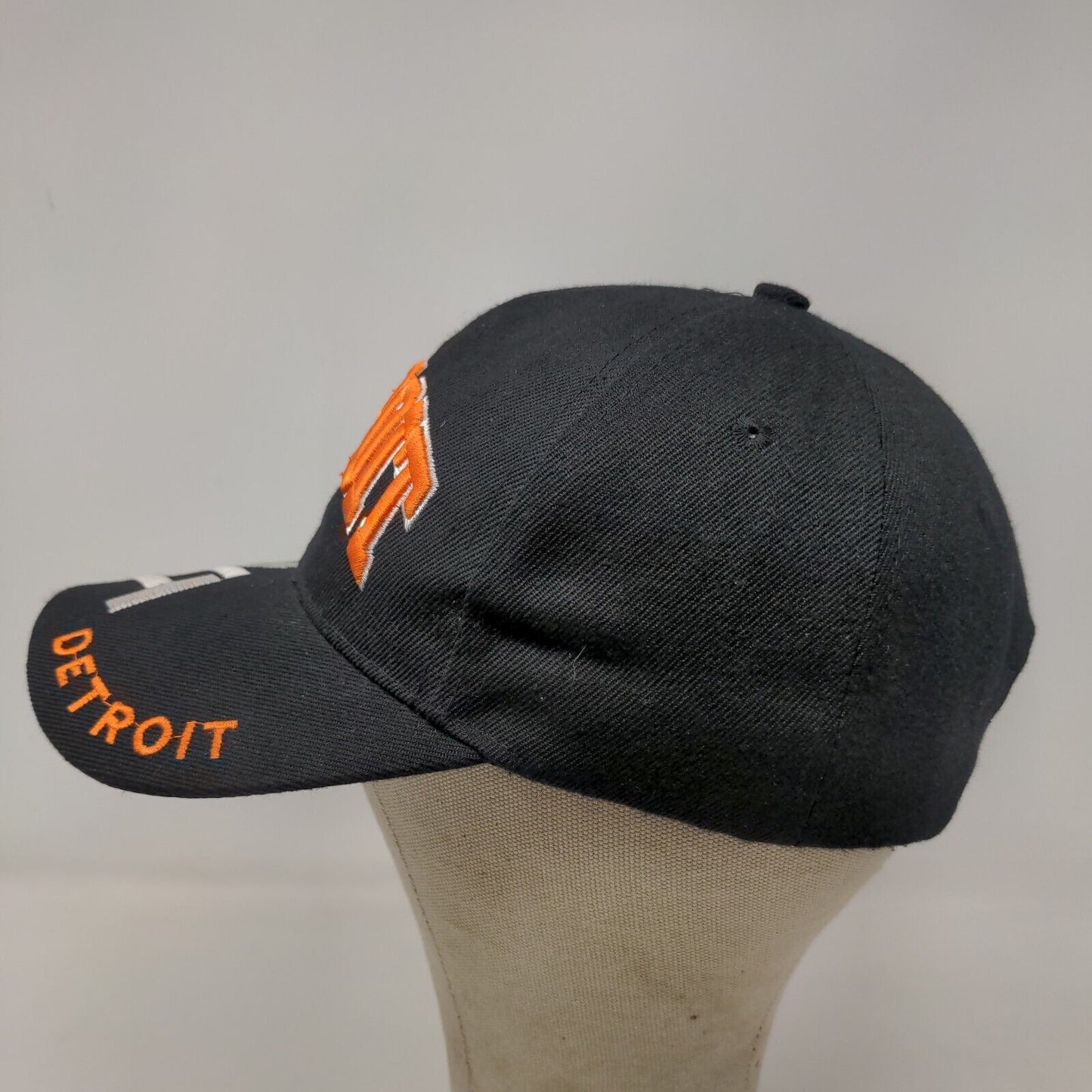 Unbranded Men's Strapback Hat Black OSFA Embroidered Detroit Logo Polyester