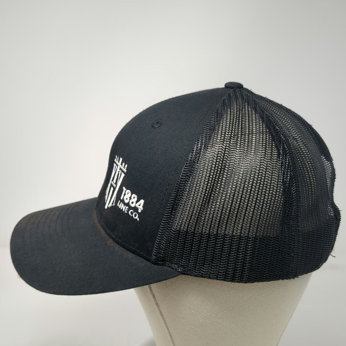 Richardson Trucker Hat Black OSFM 1884 Line Co Logo Mesh Back Snapback 112 hat