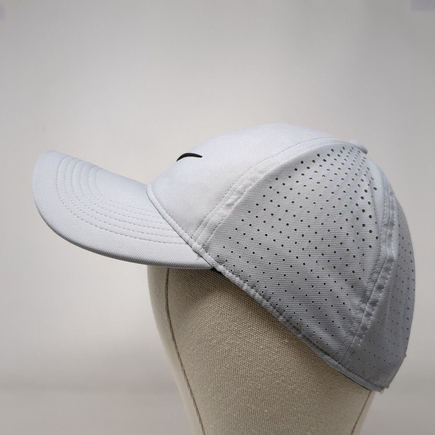 Nike Golf Strapback Hat Gray OS Adjustable Embroidered Breathable Polyester