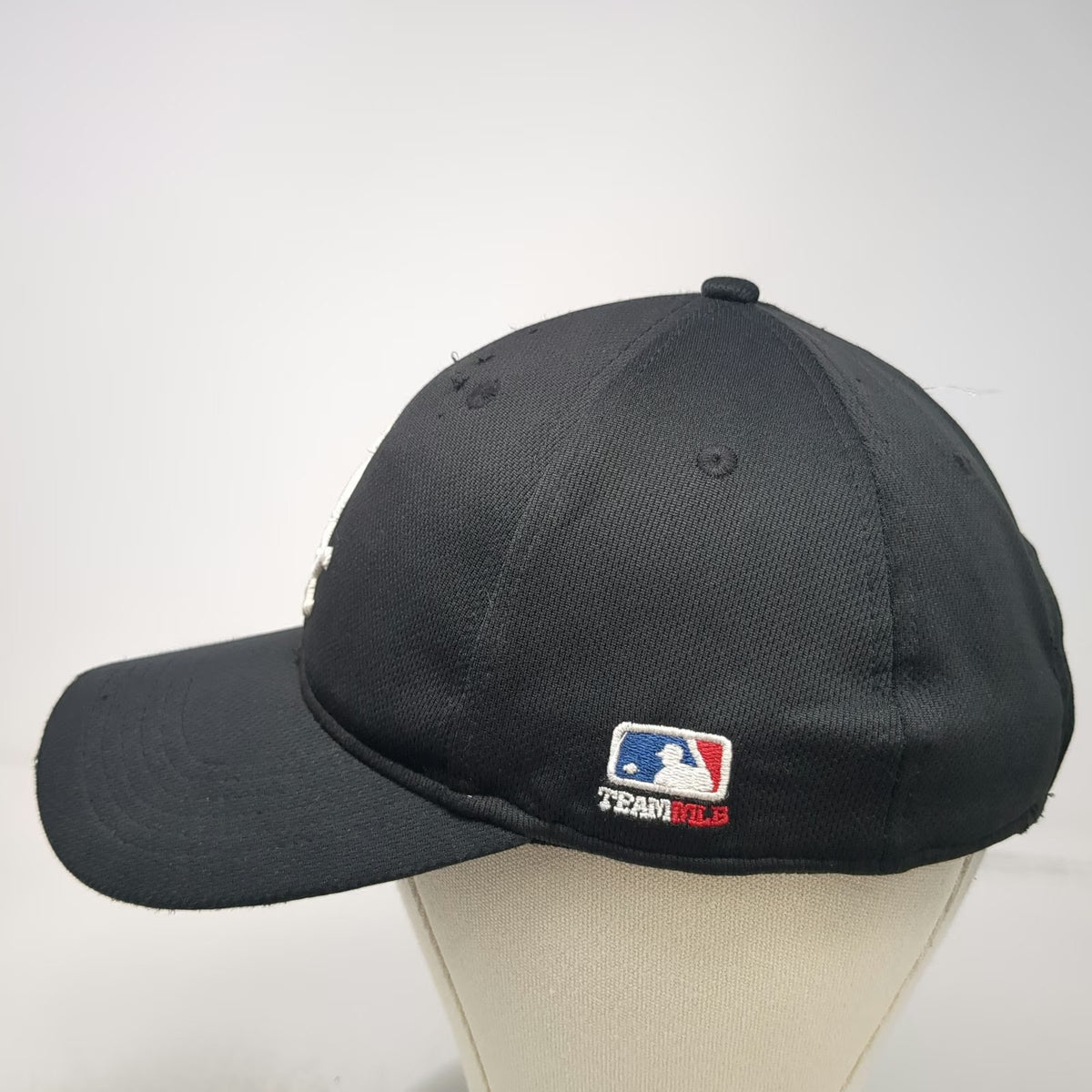 OC Sports Chicago White Sox MLB Baseball Cap Black One Size OSFM Strapback Hat