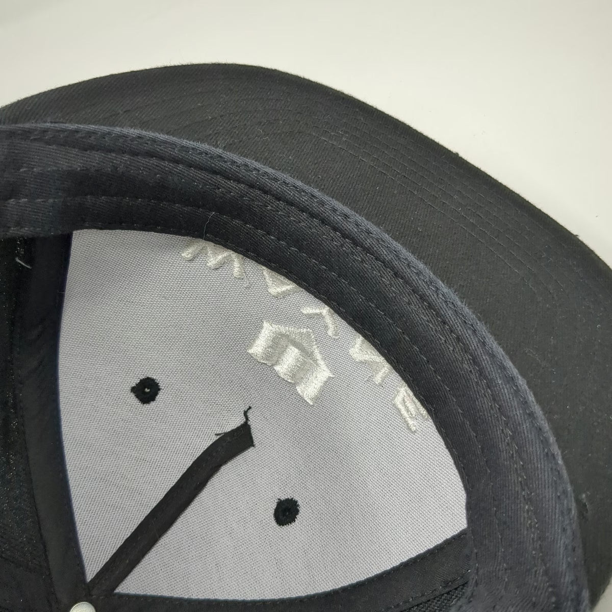 Bioworld Wayne Industries 5 Panel Black One Size Snapback Batman Flat Bill Hat