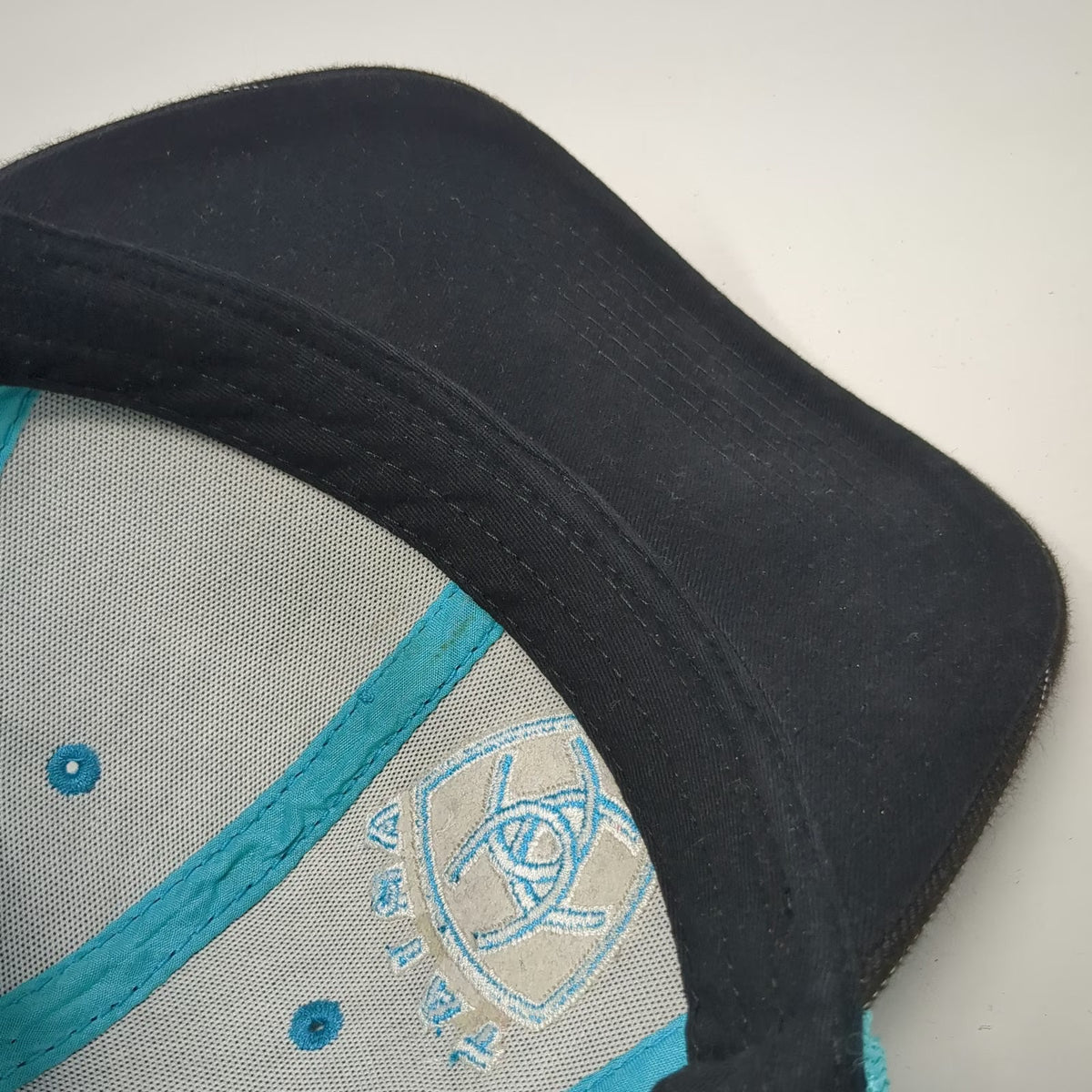 Ariat Trucker Hat Black Blue One Size Pinstripe Mesh Snapback Logo Western Sewn