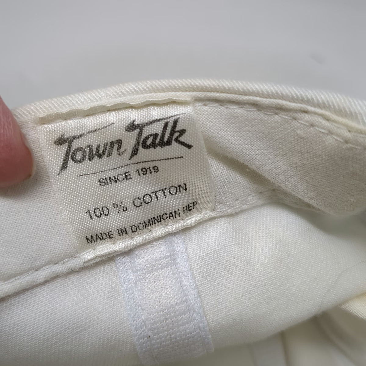Town Talk SaddleBrooke White Blue Baseball Cap Hat OSFM Strapback Embroidered