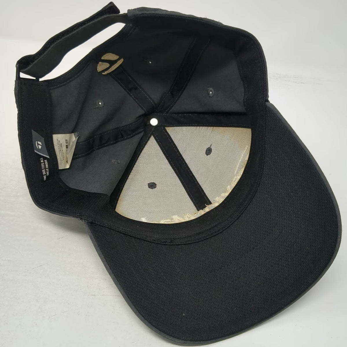TaylorMade Baseball Cap Gray White One Size Strapback Curved Brim Golf Hat