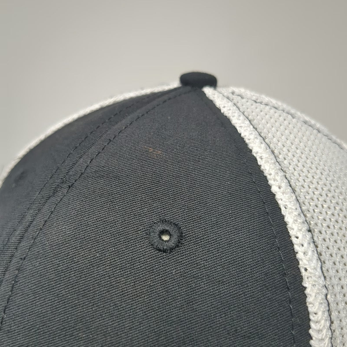 Richardson Baseball Cap Black XL Mesh Stretch Fit Atlas Logo Hat Curved Brim
