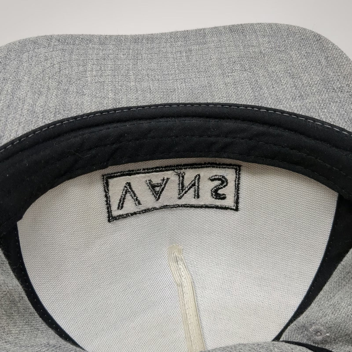 Vans 5 Panel Gray Black Snapback One Size Flat Brim Embroidered Logo Patch Hat