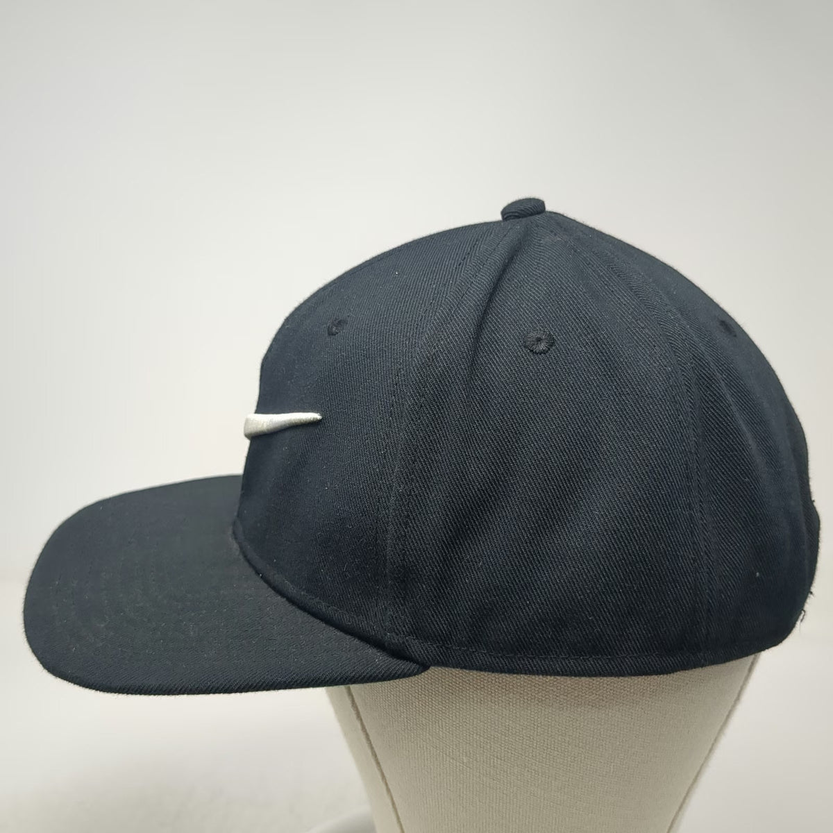 Nike Snapback Black One Size Pro Embroidered Swoosh Green Underbrim 6 Panel Hat