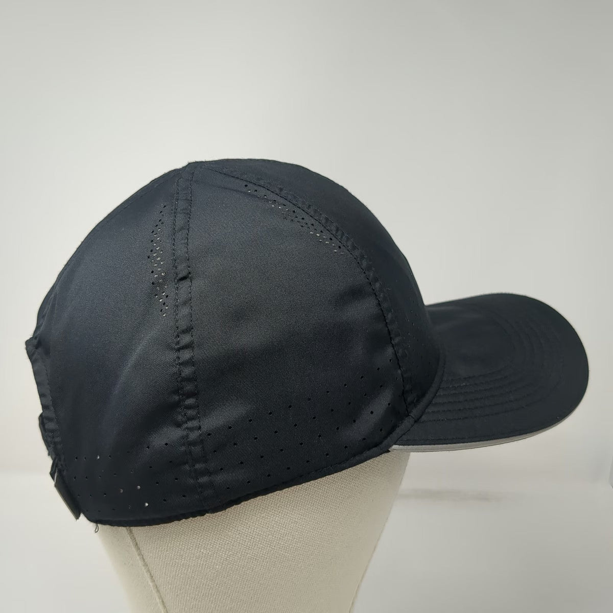 Nike Baseball Cap Black One Size Dri-FIT Featherlight Reflective Swoosh hat