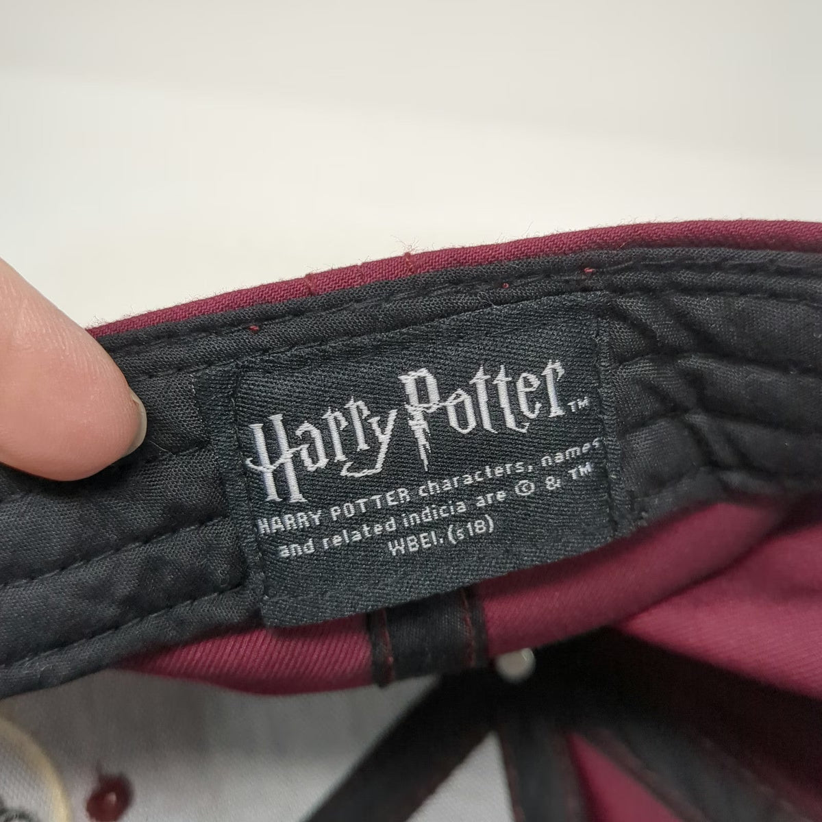 Harry Potter Baseball Cap Red OSFM Slideback Hogwarts Crest Platform 9 3/4 Hat