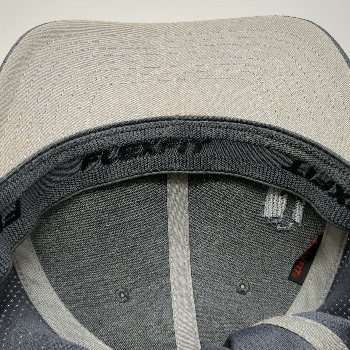 TravisMathew Baseball Cap Gray M Flexfit Performance Embroidered 6-Panel Hat