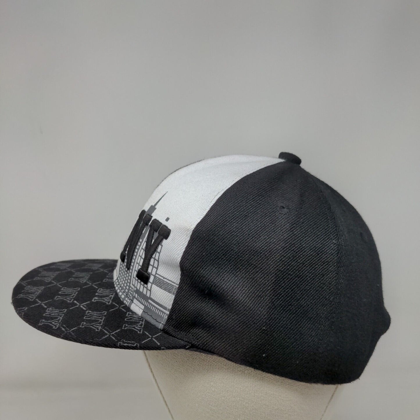 NY New York Snapback Hat Black One Size Adjustable Embroidered 6 Panel