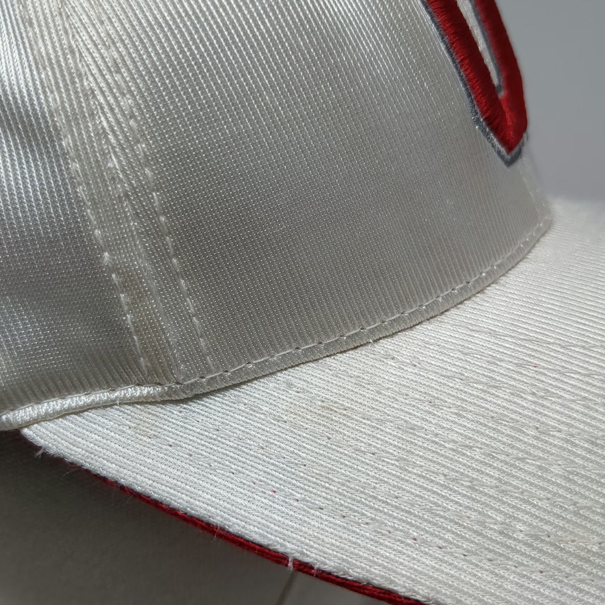 Team Spirit Ohio State Buckeyes NCAA Hat White Cap One Size Strapback Logo Red