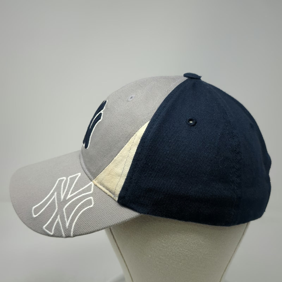 New York Yankees MLB Fan Favorite Baseball Cap Gray Blue One Size Strapback