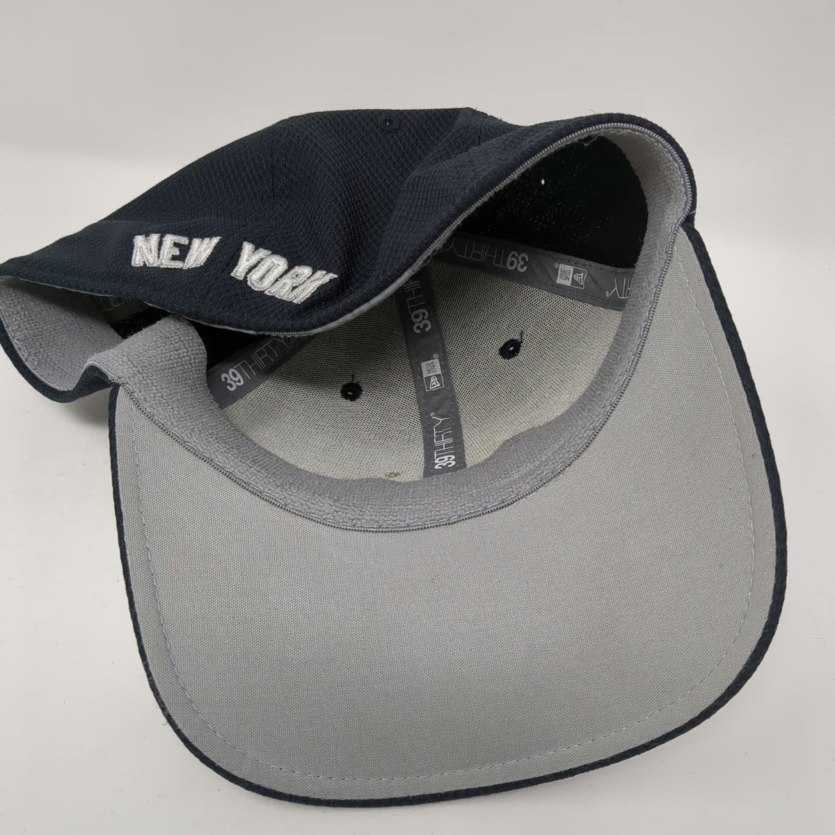 New York Yankees MLB New Era Baseball Cap Blue L 39THIRTY Stretch Fit Dash Hat