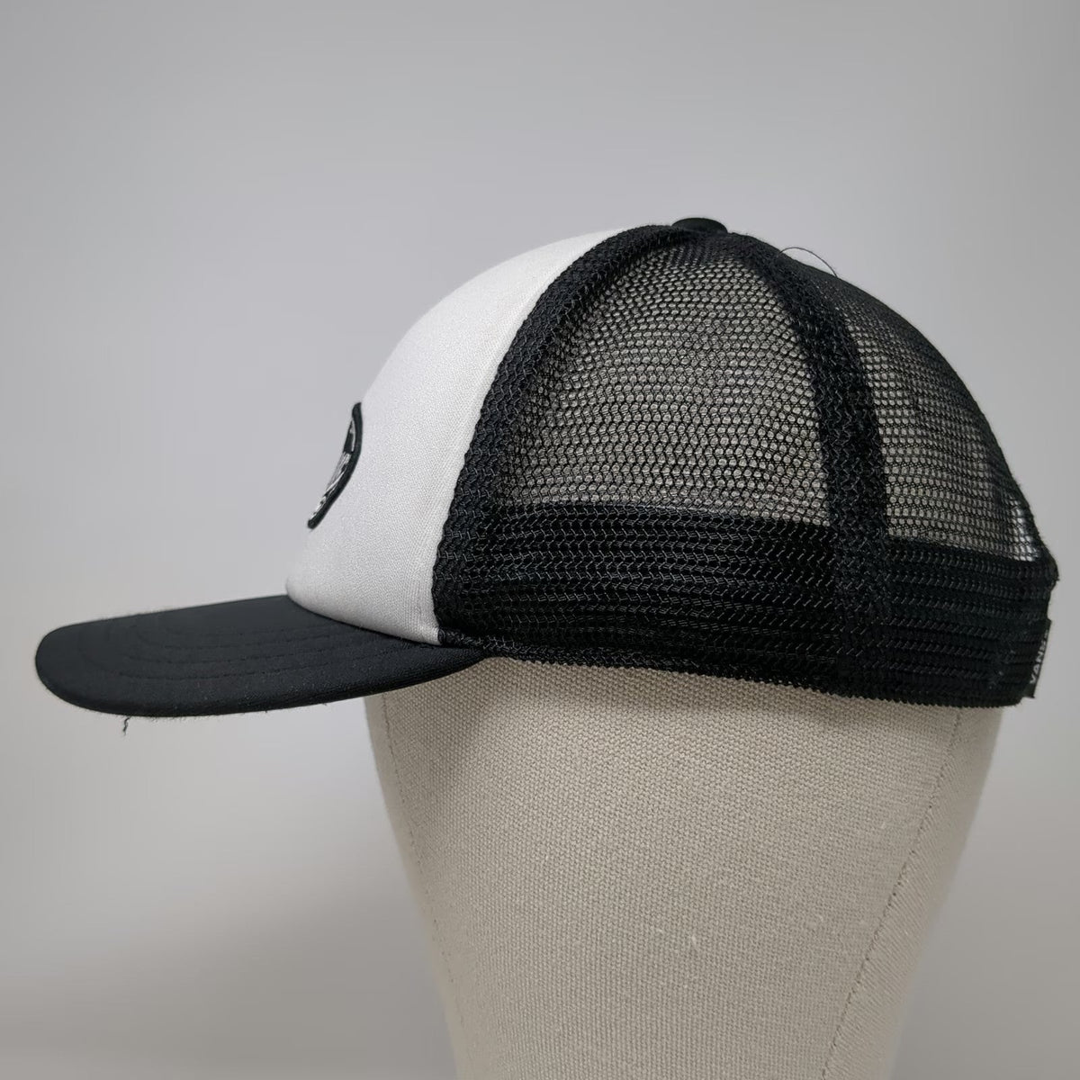 Vans Trucker Hat Black One Size Off The Wall Skateboard Patch Mesh Snapback Foam