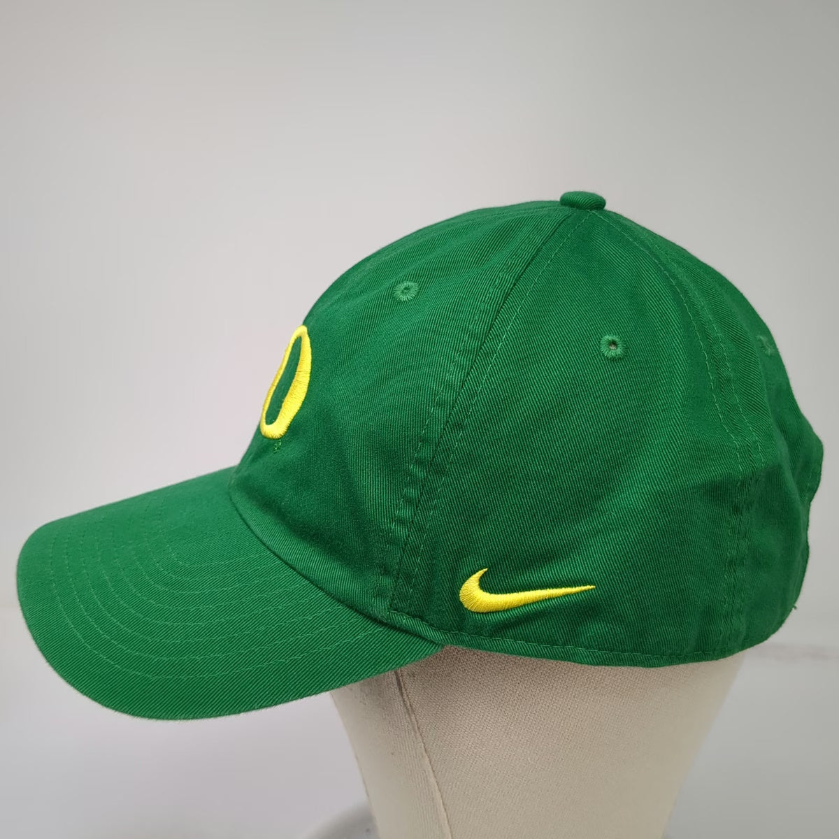 Nike Oregon Ducks NCAA Green Cap Hat OSFM Heritage86 Dri-FIT Embroidered Strap