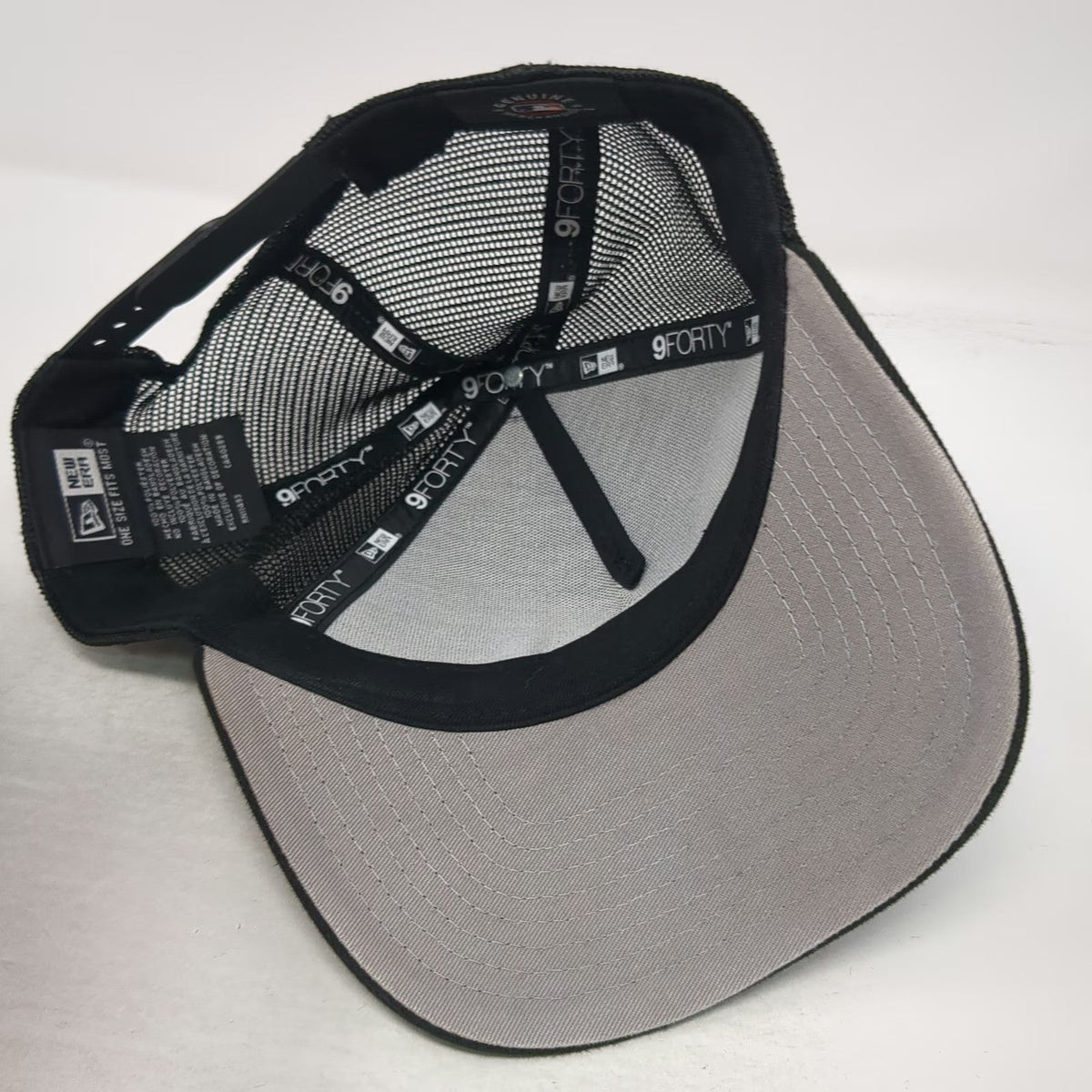New York Yankees MLB New Era Trucker Hat Black One Size Mesh Snapback NY Logo