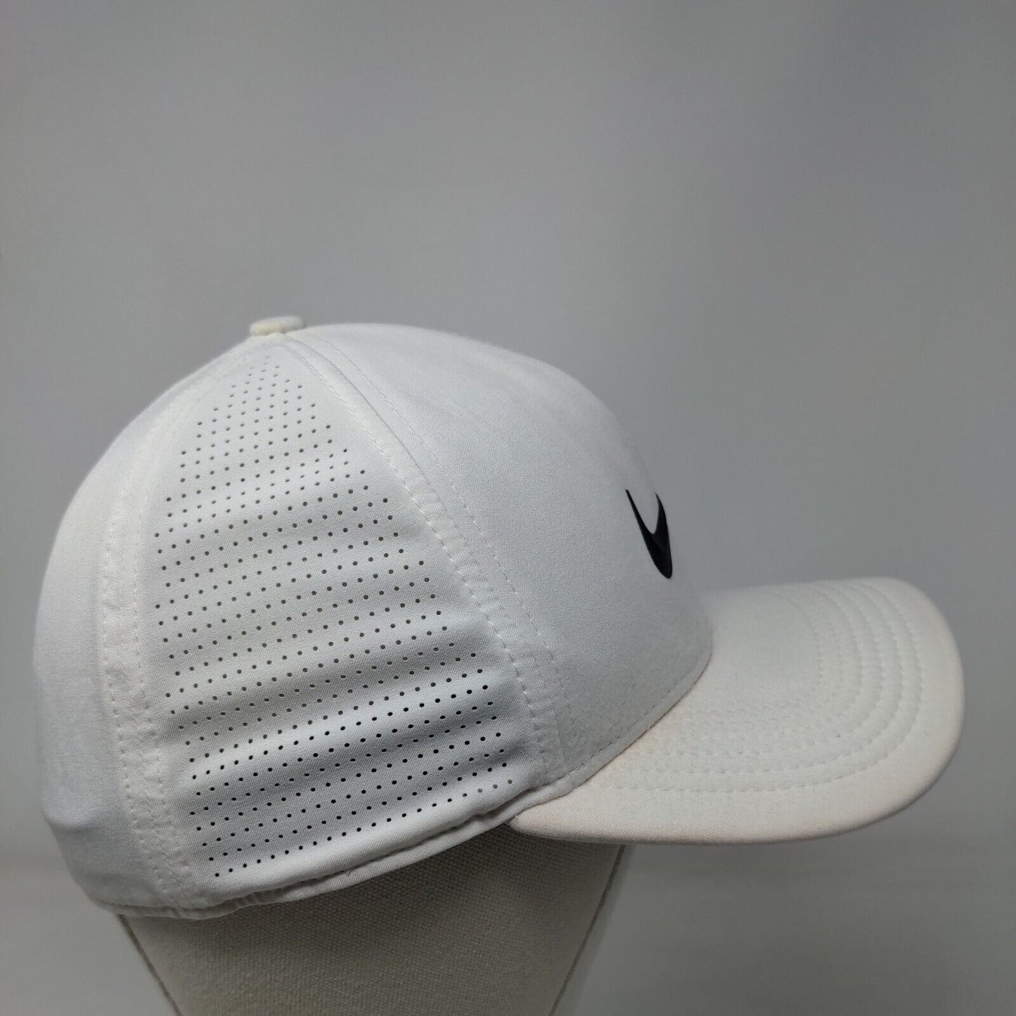 Nike Golf Fitted Hat White S/M Classic99 Dri-Fit Breathable Mesh 6 Panel