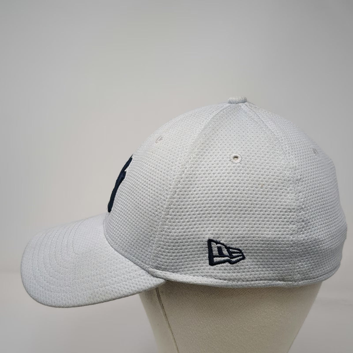 New York Yankees MLB New Era Baseball Cap Gray Blue L 39THIRTY Stretch Fit Mesh