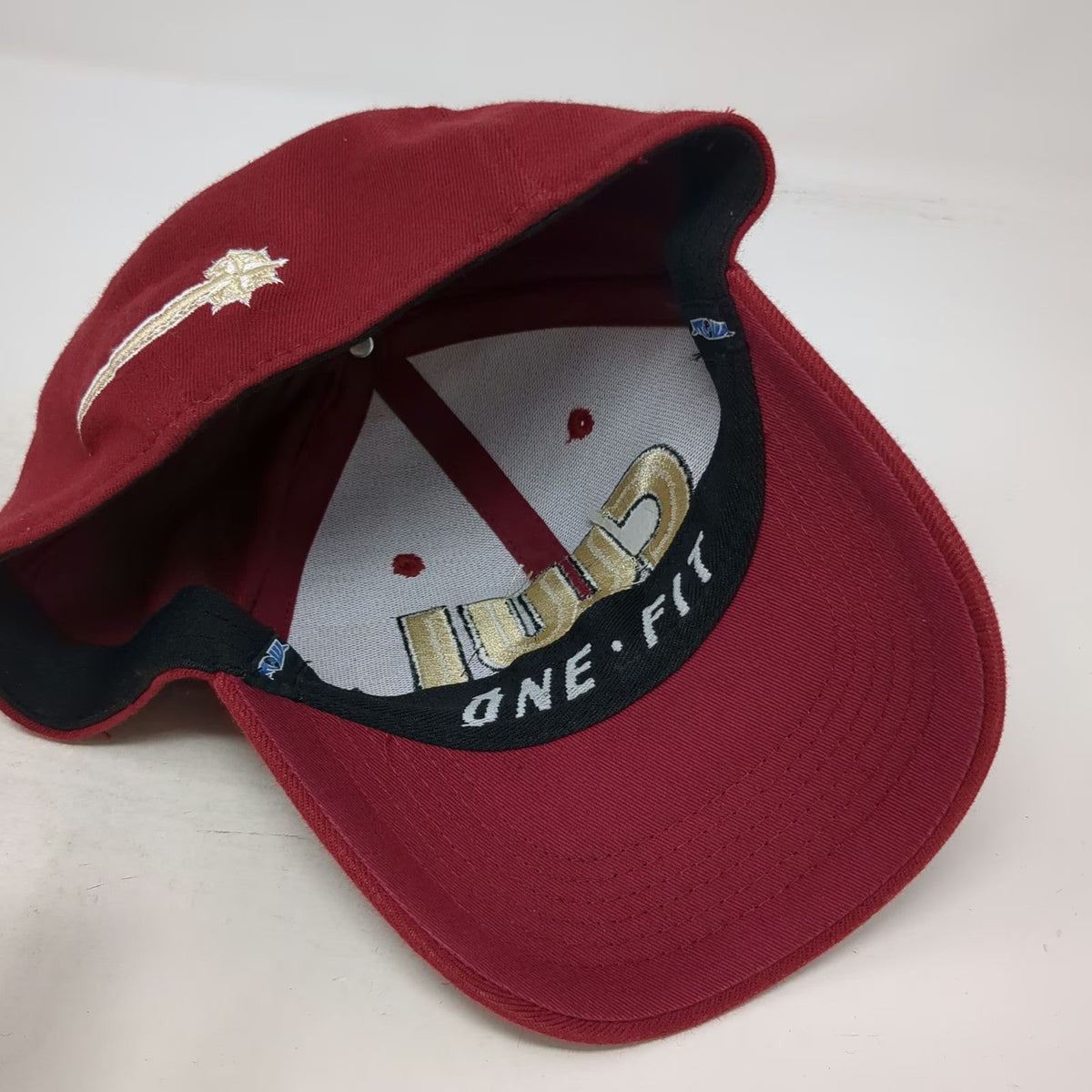Top of the World CWI NCAA Baseball Cap Red Gold Black M One Fit Stretch Logo Hat