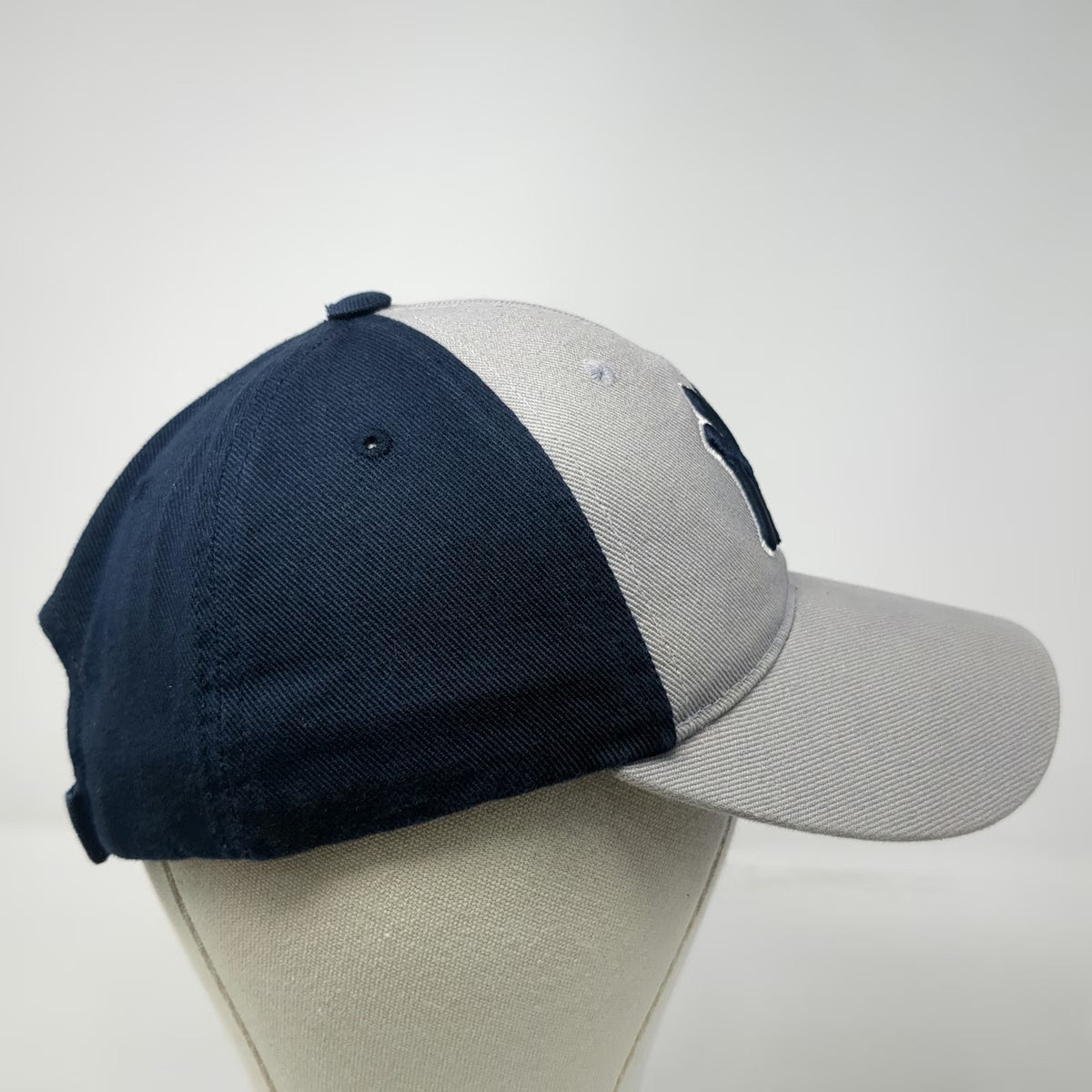 New York Yankees MLB Fan Favorite Baseball Cap Gray Blue One Size Strapback