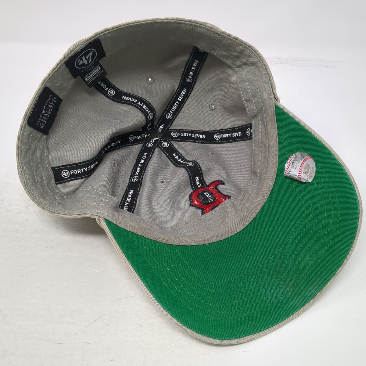 Boston Red Sox MLB '47 Baseball Cap Beige M Fitted Hat Green Underbrim Logo