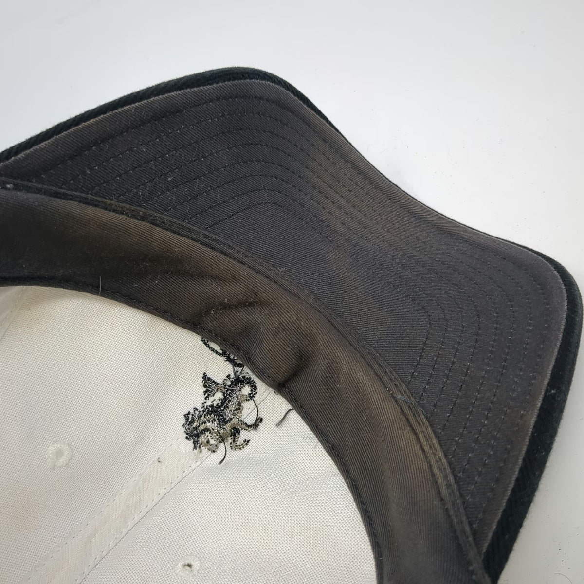 Nike Baseball Cap White Black One Size Bellagio Seahorse Golf Strapback Logo Hat