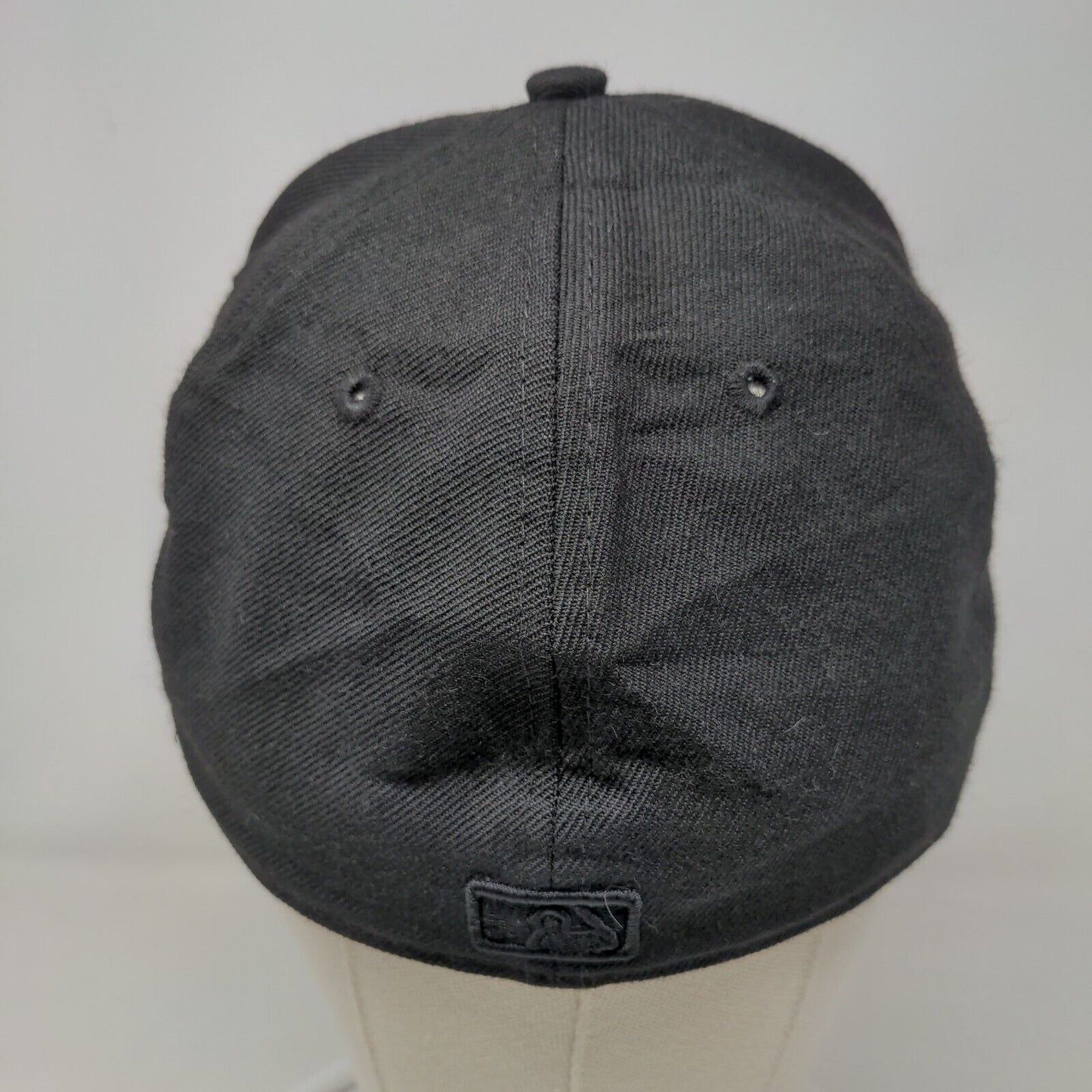 New Era Men's Fitted Hat Black 7 1/4 New York Yankees 59Fifty Embroidered Logo