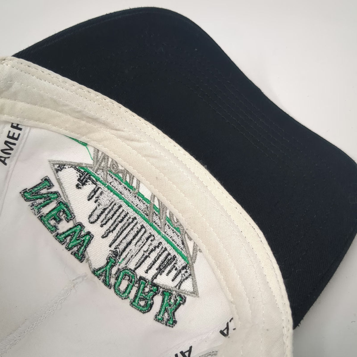 The Classics 5 Panel White Hat One Size New York Skyline City Patch Snapback