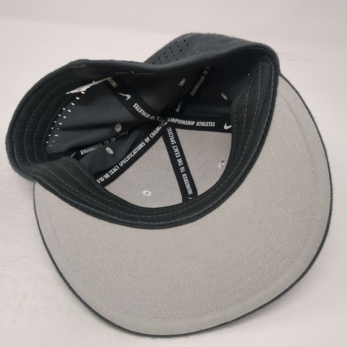 Nike Baseball Cap Gray M Dri-Fit Perforated Storm Logo Athletic Performance Hat