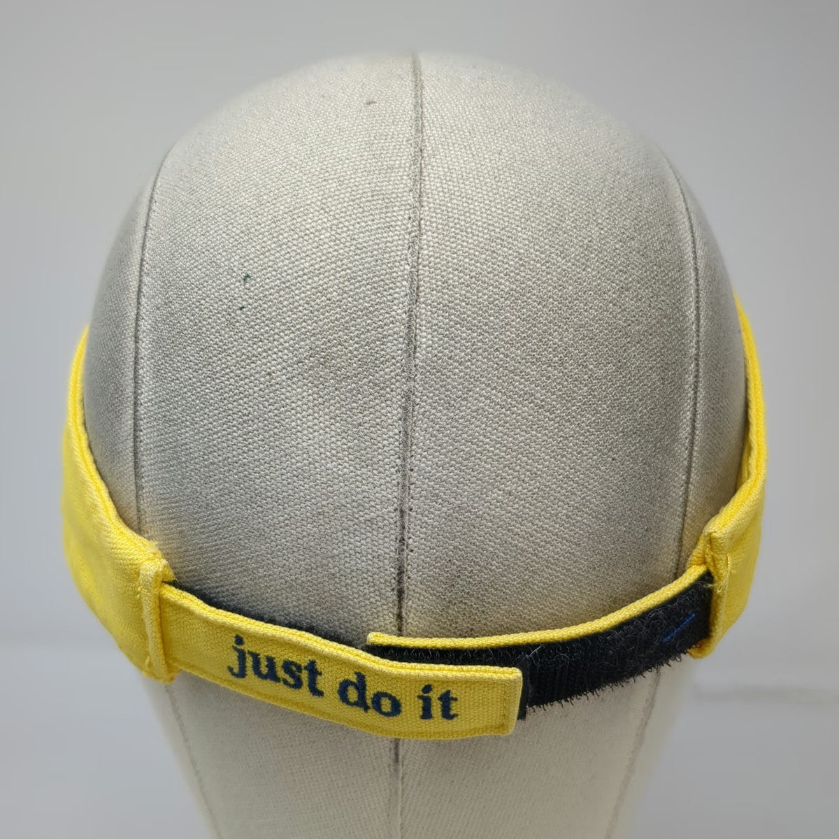 Nike Visor Yellow Swoosh Strapback Golf Athletic Sun Sport Hat Vintage