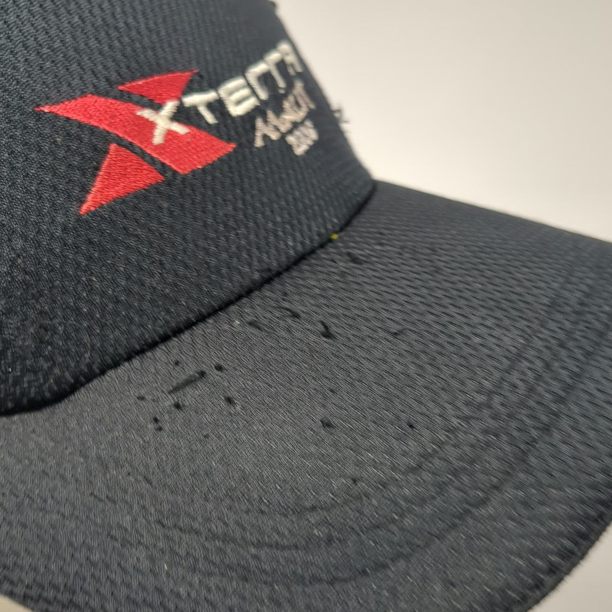 SweatVac 5 Panel Black OSFM Xterra Maui 2006 Strapback Reflective Running Hat