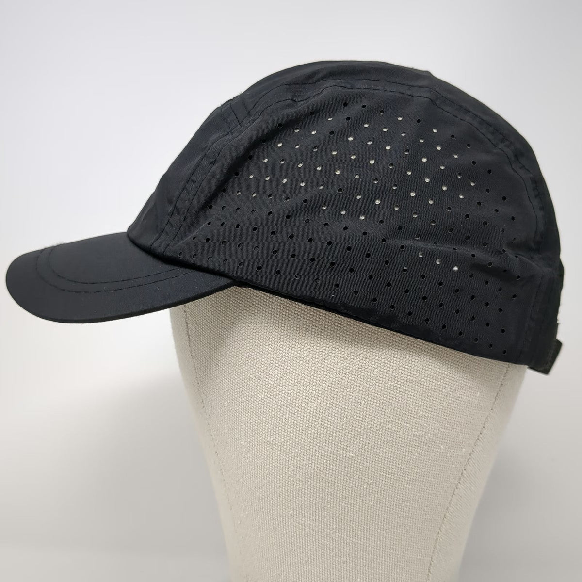 DYX Bace Camp 5 Panel Black Hat OSFM Perforated Performance Runner Adjustable