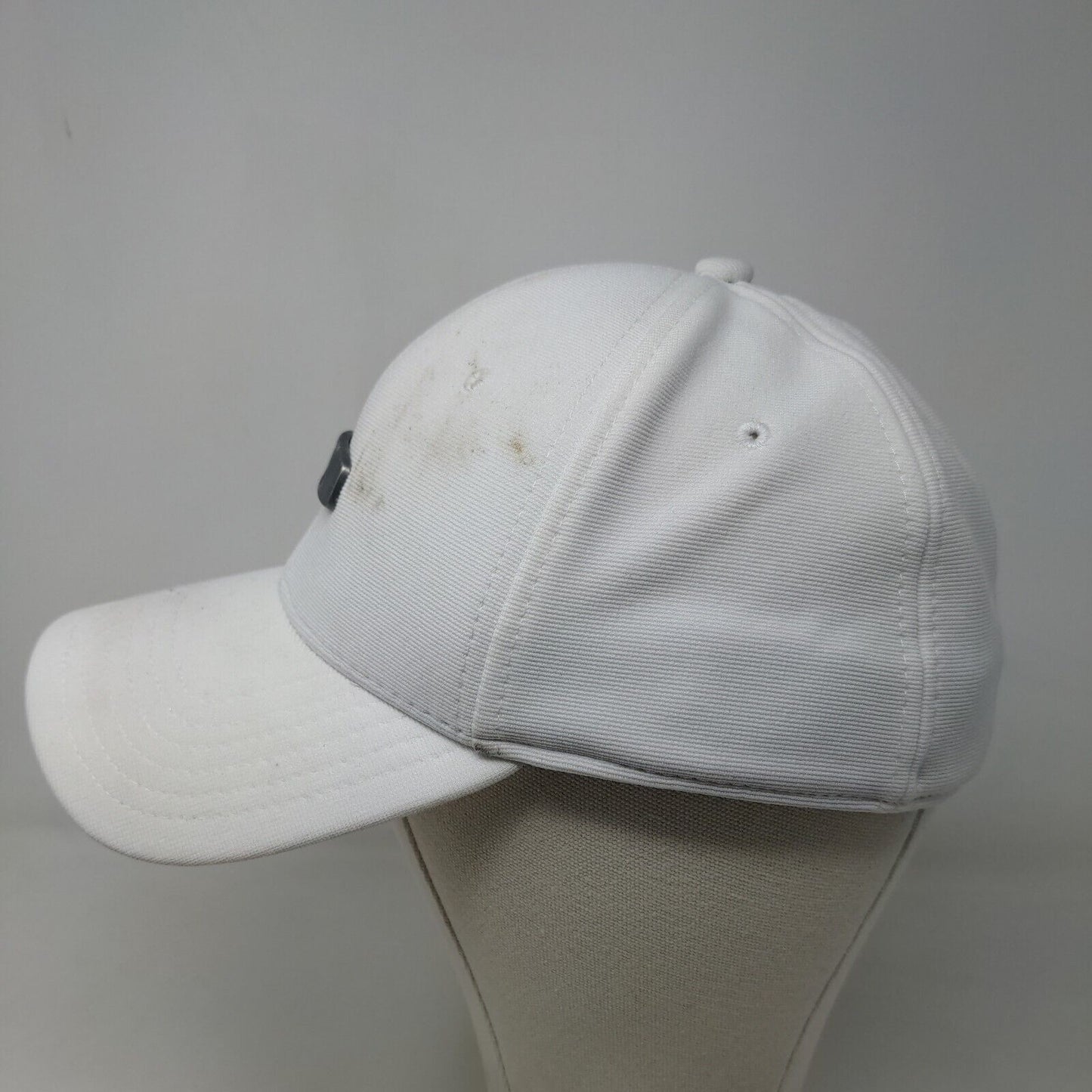 Oakley Men's Fitted Hat White Size L/XL 3D Logo Classic Low Flex