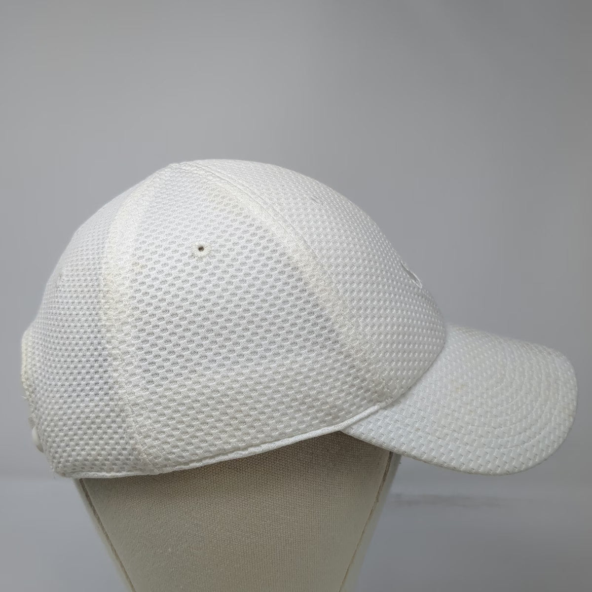 Nike Baseball Cap White One Size Dri-FIT Heritage86 Mesh Slideback Hat Swoosh