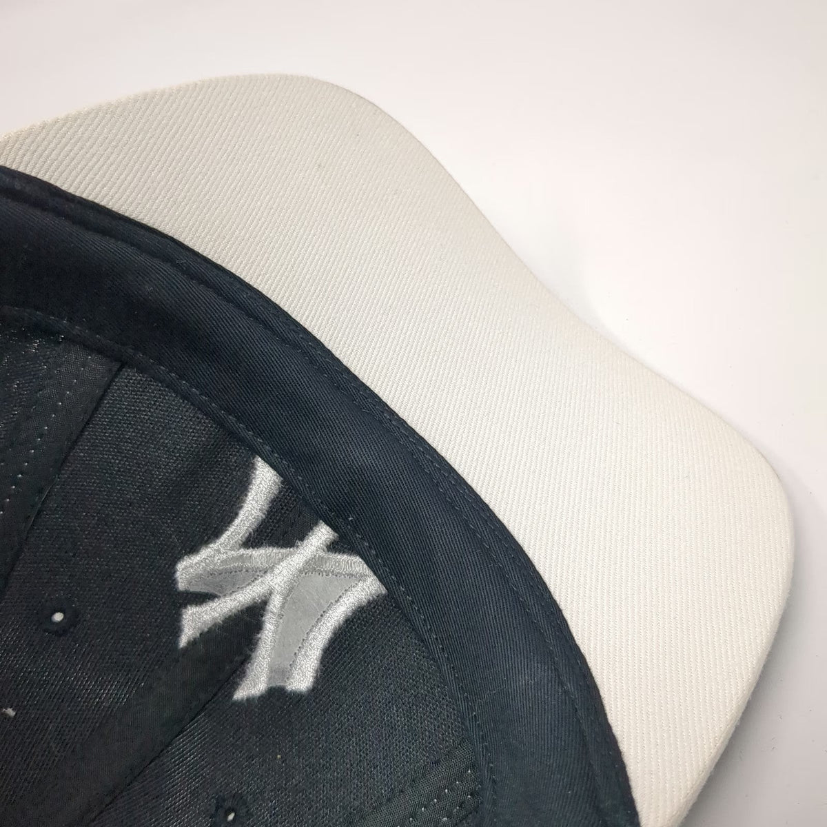 '47 Brand New York Yankees MLB Baseball Cap Black One Size Gray Strapback Hat