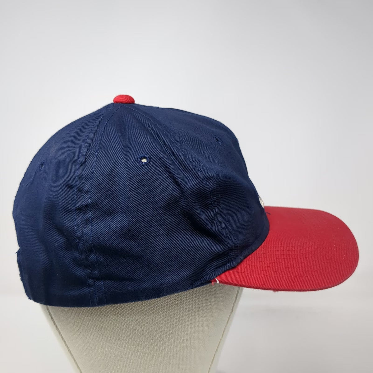 Atlanta Braves MLB Outdoor Cap Trucker Hat Blue Red OSFM Snapback Embroidered